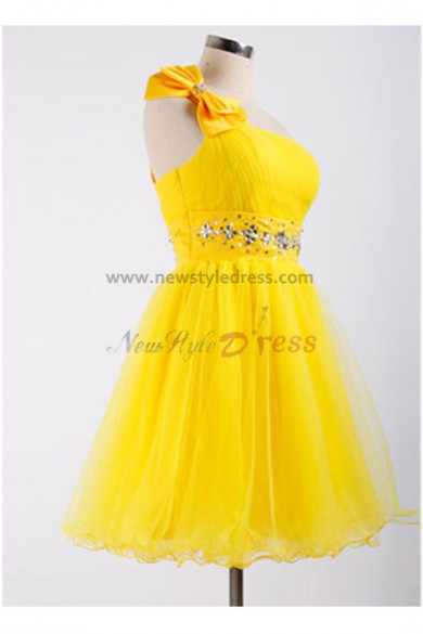 Under 100 Sashes With beading Glamorous Yellow One Shoulder Tiered Homecoming Dresses nm-0089