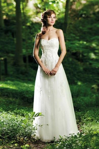 a line Strapless tulle Chest Appliques Glamorous Spring wedding dress nw-0267