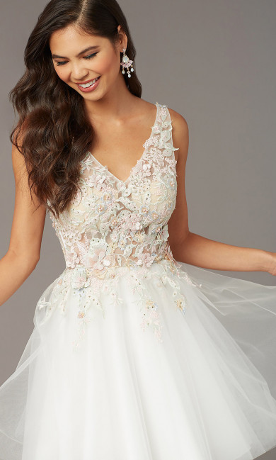 Diamond White A-line Short Dreses, Embroidery Homecoming Dresses sd-028