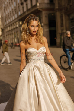 2023 Elegant Bride Ball gowns, Strapless Taffeta Wedding Dresses with chapel train bds-0011